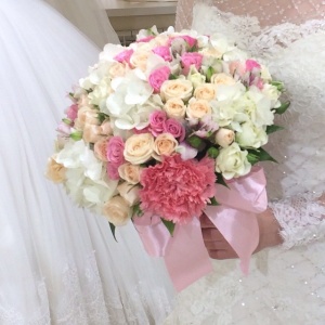 Букет невесты от Цветочного Салона "Азалия".